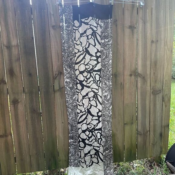 DONCASTER 100% SILK SCARF B&W Abstract Floral Big Paisley  21" x 70" - Picture 2 of 5